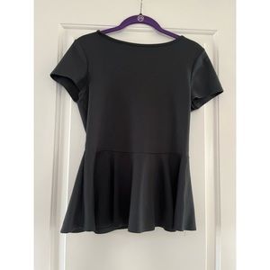 Casual couture size small short sleeve shirt